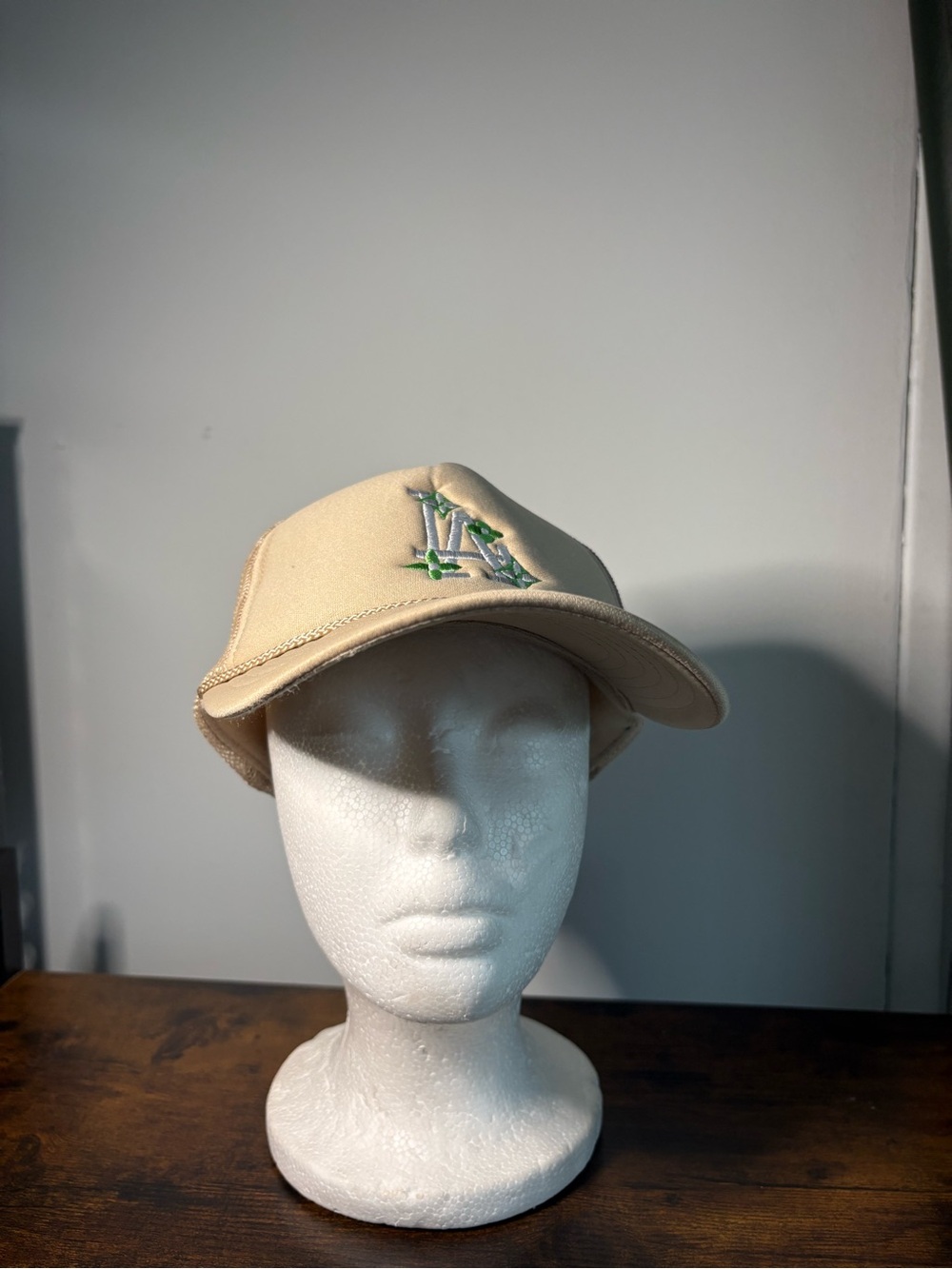 Braves Studios Made New York Trucker Hat Mesh Beige Los Angeles